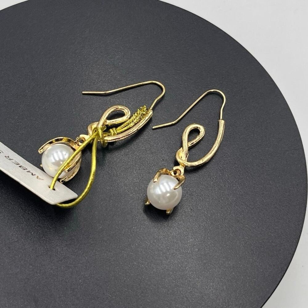 Anthropologie Amber Sceats "Lily" Long Pearl Swirl Dangle Earrings‎ New